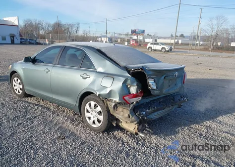 2010 Toyota Camry Se/Le/Xle z USA, uszkodzony, nr VIN 4T1BK3EK2AU604153